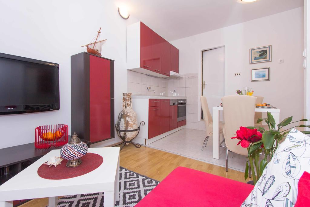 Red Valentino Apartment Split Exteriér fotografie