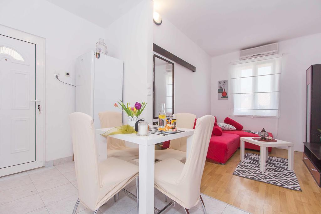 Red Valentino Apartment Split Exteriér fotografie